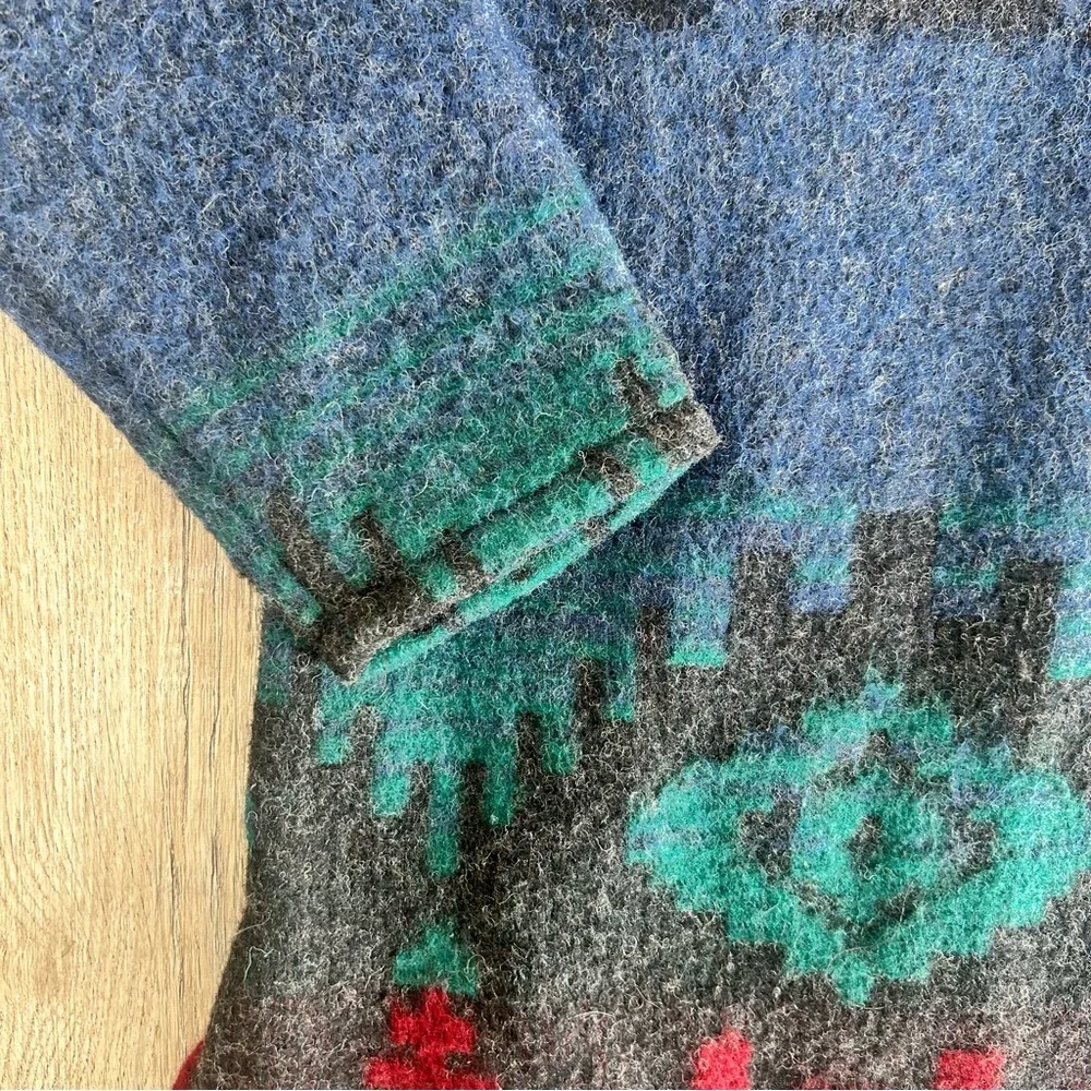 Vintage Woolrich Aztec Print Hooded Poncho - Picture 5 of 16